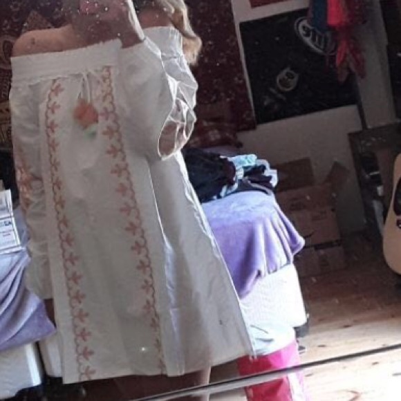 Dress - Picture 3 of 4